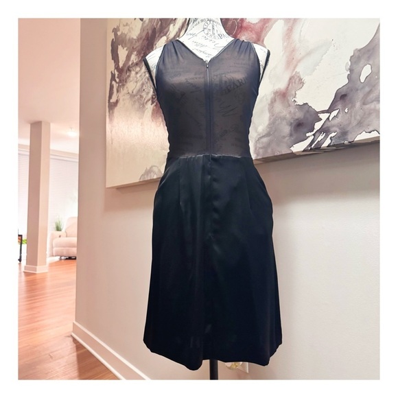 Women’s Vintage Sheath Cocktail Dress with Halter Neckline. Black. Size 4 - Picture 11 of 11